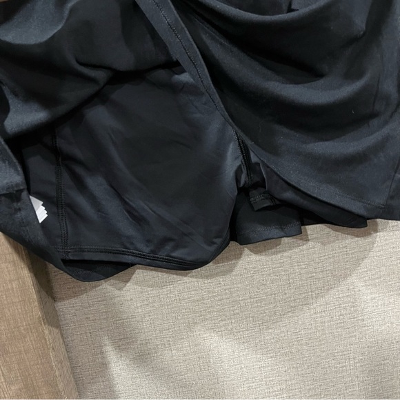 Gap Fit Skort Size Medium - Picture 2 of 5